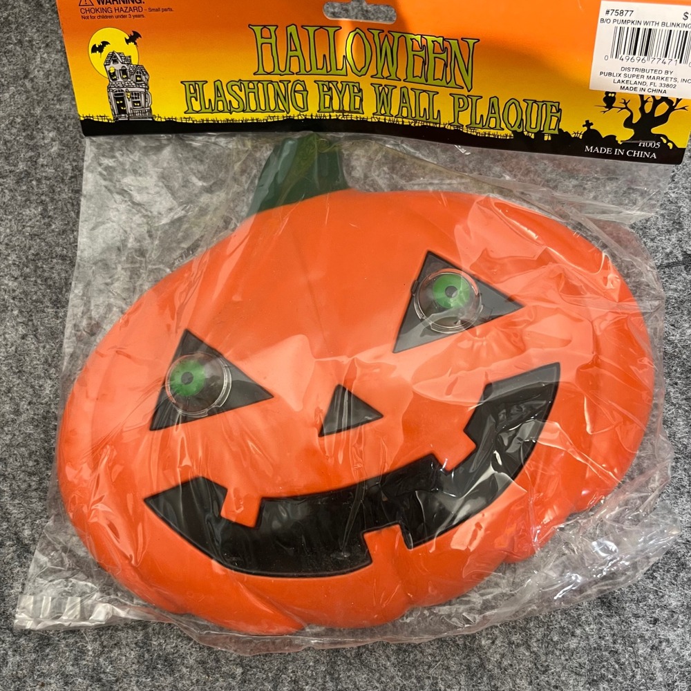 Publix Halloween Flashing Eye Wall Plaque Jack-O-Lantern Pumpkin Decor 75877